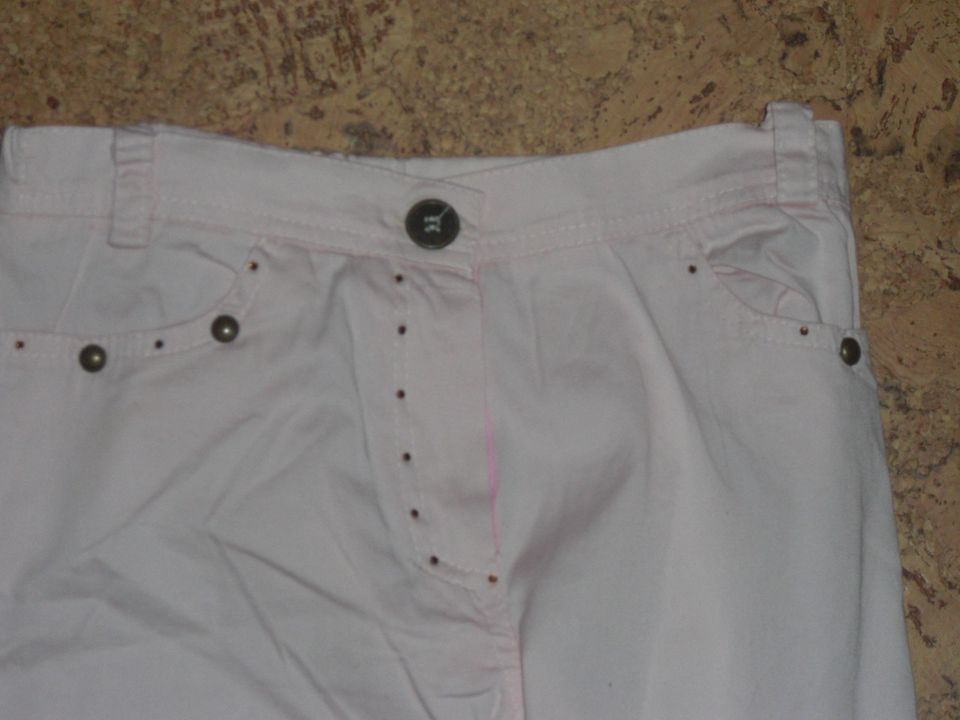 Bermuda  3/4 Hose  kurze Sommerhose Mädchen gr.122 in Negenborn