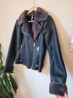 Schwarze Biker Jacke aus Kunstleder Größe XS Hessen - Fulda Vorschau