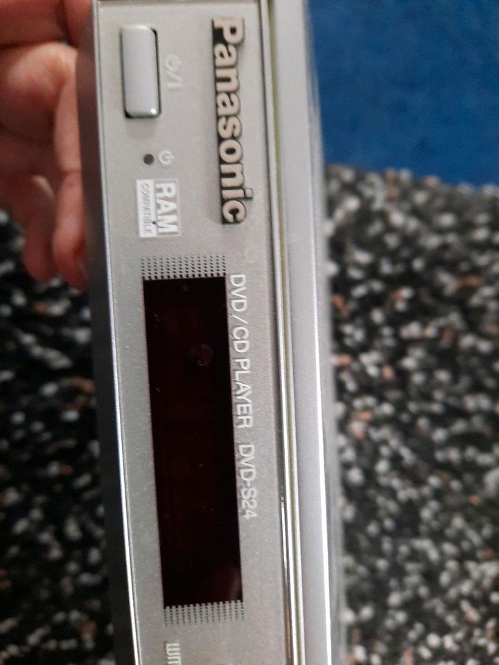 DVD Player von Panasonic funktioniert einwandfrei in Homberg