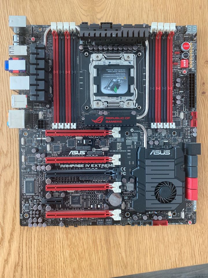 Asus Rampage IV 4 Extreme in Duisburg