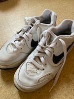 Schuhe, Turnschuhe  Nike Air 37,5 4,5 Baden-Württemberg - Ulm Vorschau