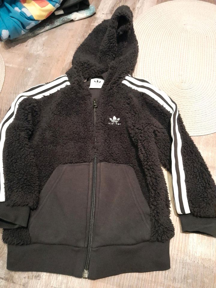 Fleecejacke von Adidas Gr. 104 in Goslar