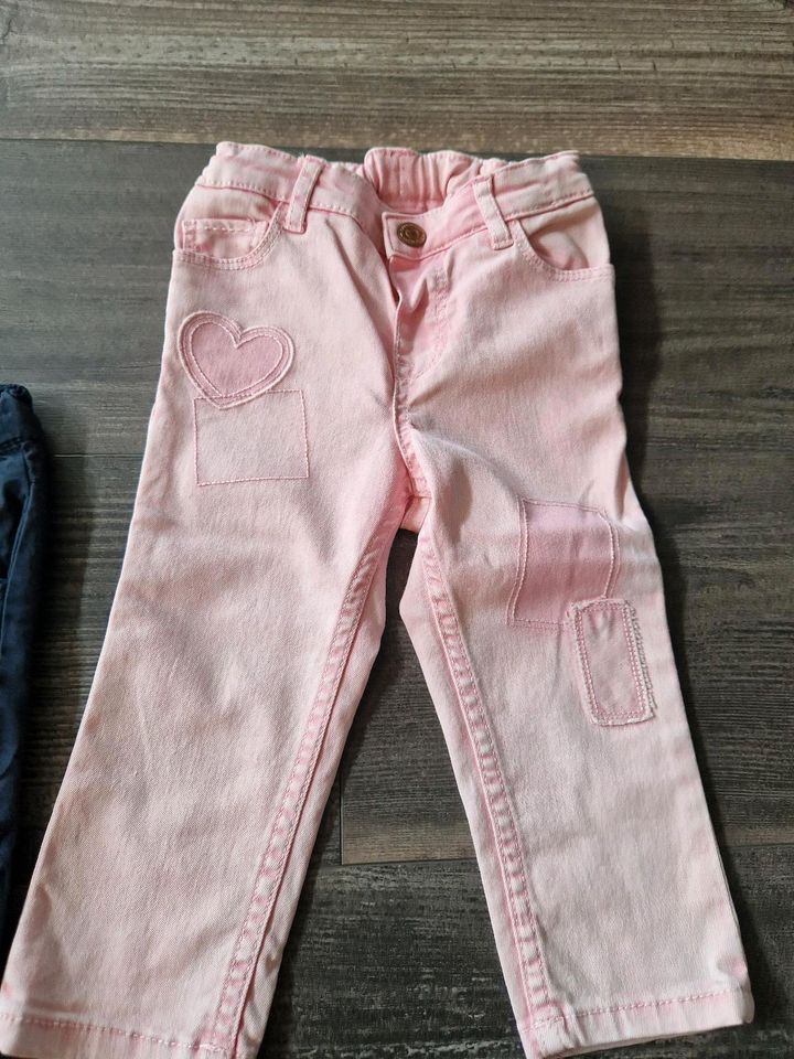 Jeans H&M Gr. 74 rosa Hose in Apen