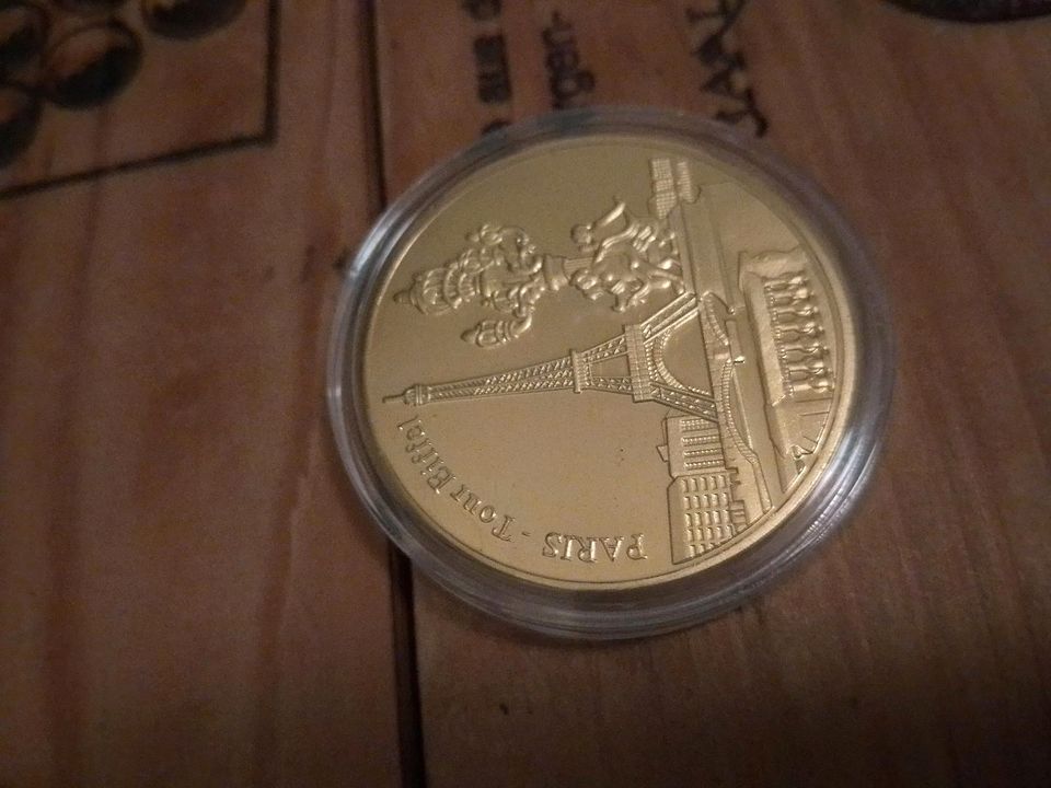 Sammler Münze Paris Eifelturm 585 vergoldet in Uedem