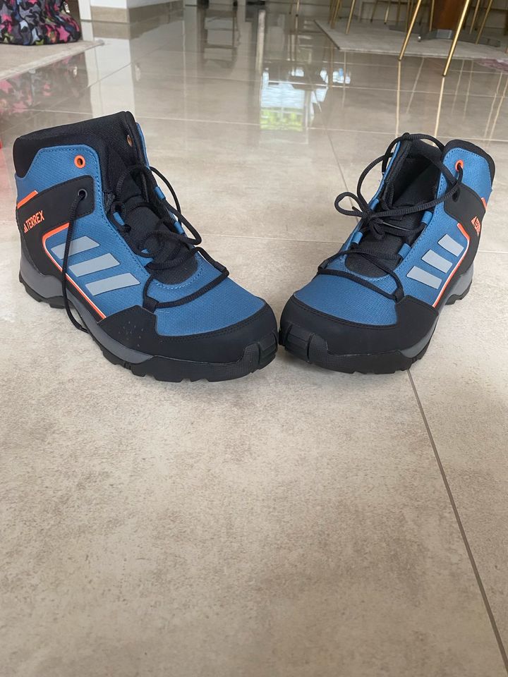 Adidas Terrex Wanderschuhe in Neuss