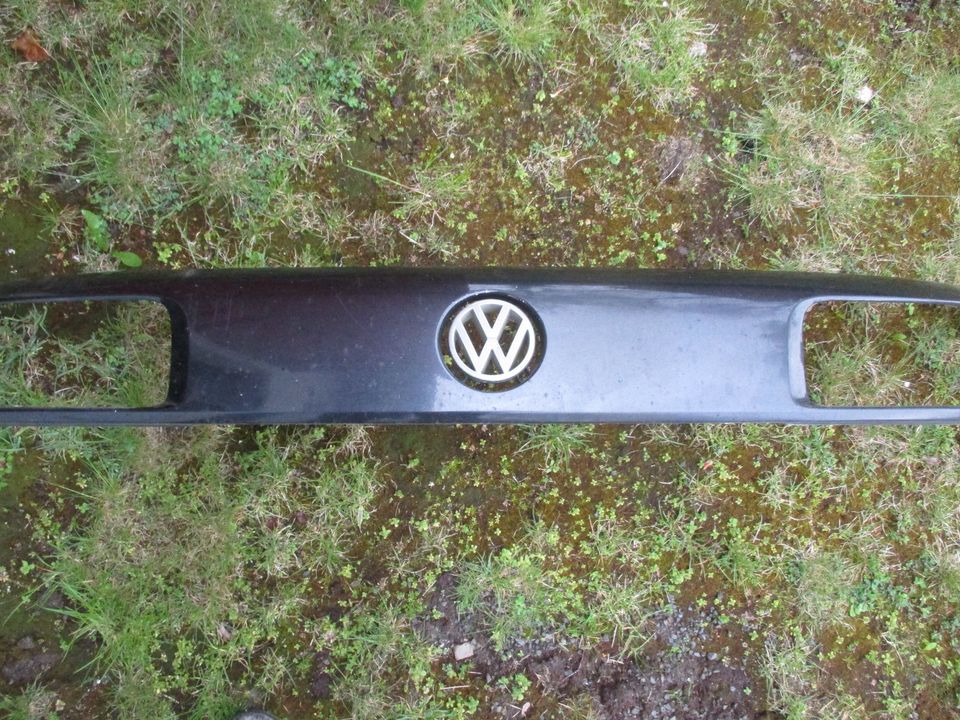 VW Passat 35i Frontgrill Kotflügel in Rodenberg