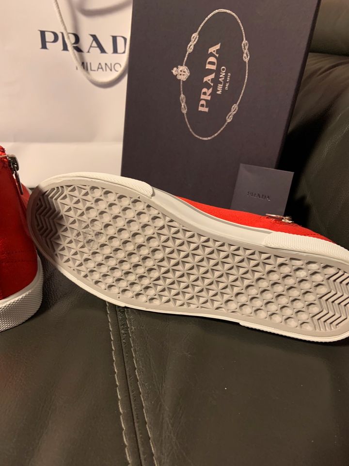 Prada Chucks Sneaker Schuhe Rot 36 NEU in Ludwigsburg