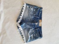 Süße Shorts mit Spitze Hollister Jeansshorts kurze Hose 00 W23 32 Bayern - Rosenheim Vorschau