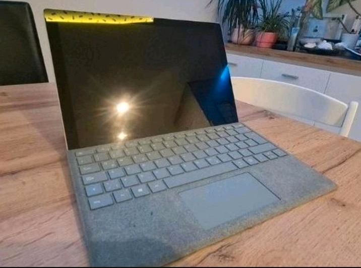 Surface Pro 5 1807 LTE 256GB SSD 8GB RAM I5 Prozessor  AKKU Neu in Kirchentellinsfurt