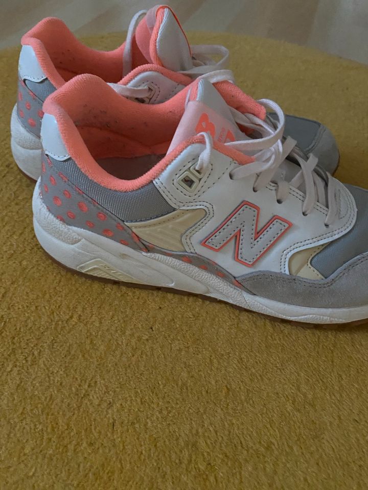 New Balance Sneaker Gr. 37 - Neuwertig in Langgöns