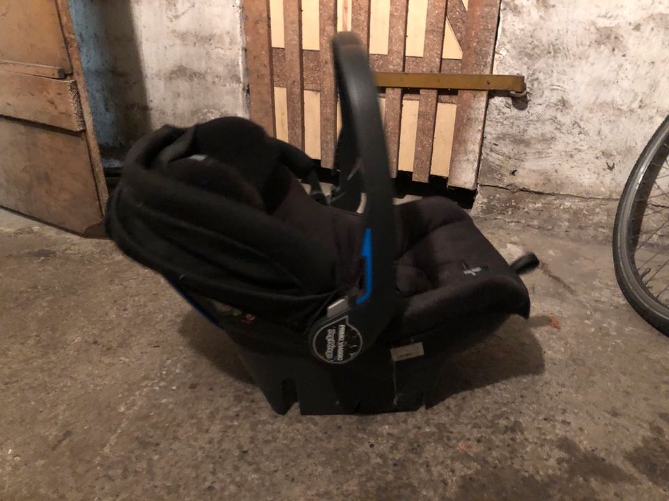 Peg Perego Babyschale Primo Viaggio  Kindersitz in Leipzig