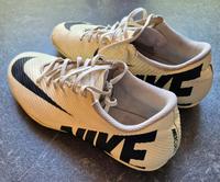 Nike Fussball-Schuhe Größe 40 Kinder Bayern - Mühldorf a.Inn Vorschau