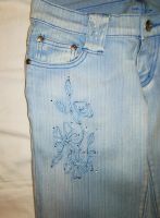 Sommer-Capri Jeans-Hose, 3/4 lang, h.blau, m. Glitzer + Stickerei Köln - Nippes Vorschau