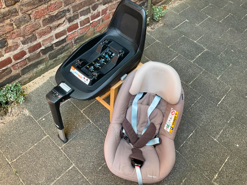 Maxi Cosi 2way Pack Kinderautositz mit ISOFix Station in Frankfurt am Main