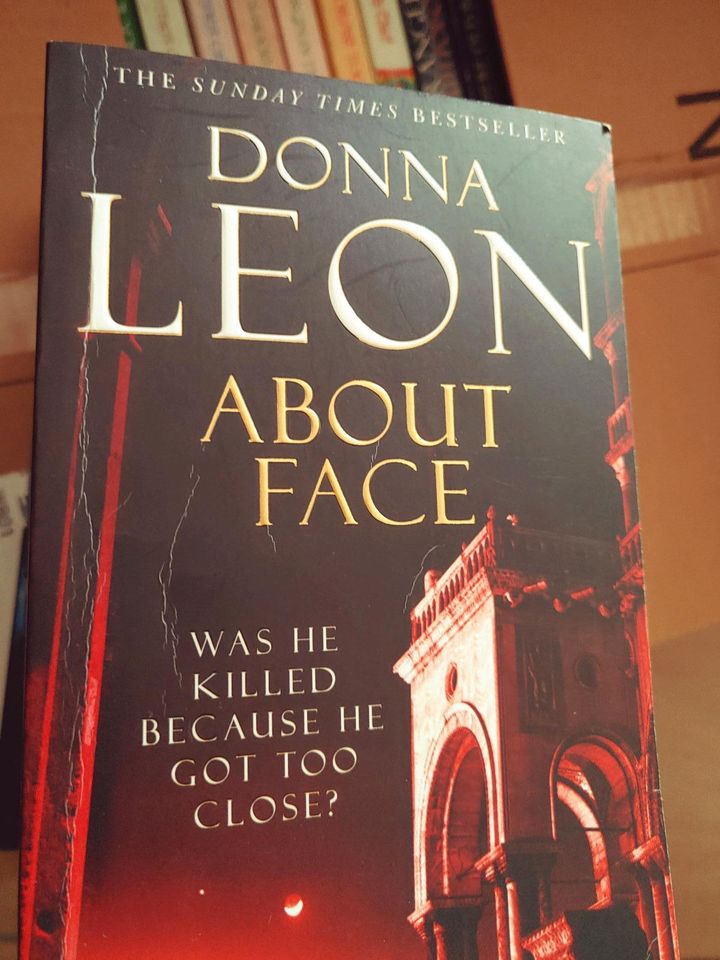 Donna Leon auf Englisch englische Bücher in Köln
