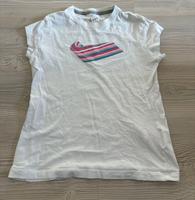 weißes Nike Shirt in L 146-152 mit breitem Swoosh, insgesamt gut Niedersachsen - Wolfenbüttel Vorschau