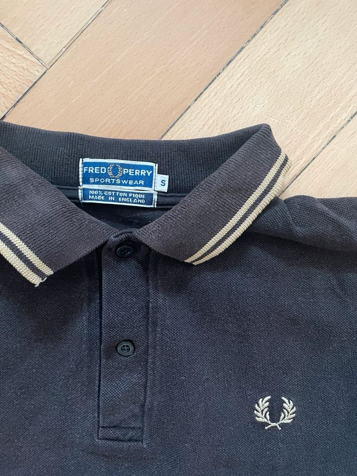 Fred Perry Poloshirt in München