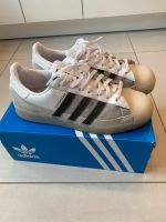 Adidas Superstar Größe 44 UNISEX- seltenes Modell Baden-Württemberg - Bondorf Vorschau