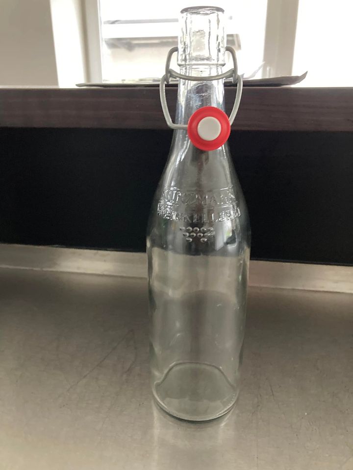 6 Flaschen mit Bügelverschluss 0,75 l in Stuttgart