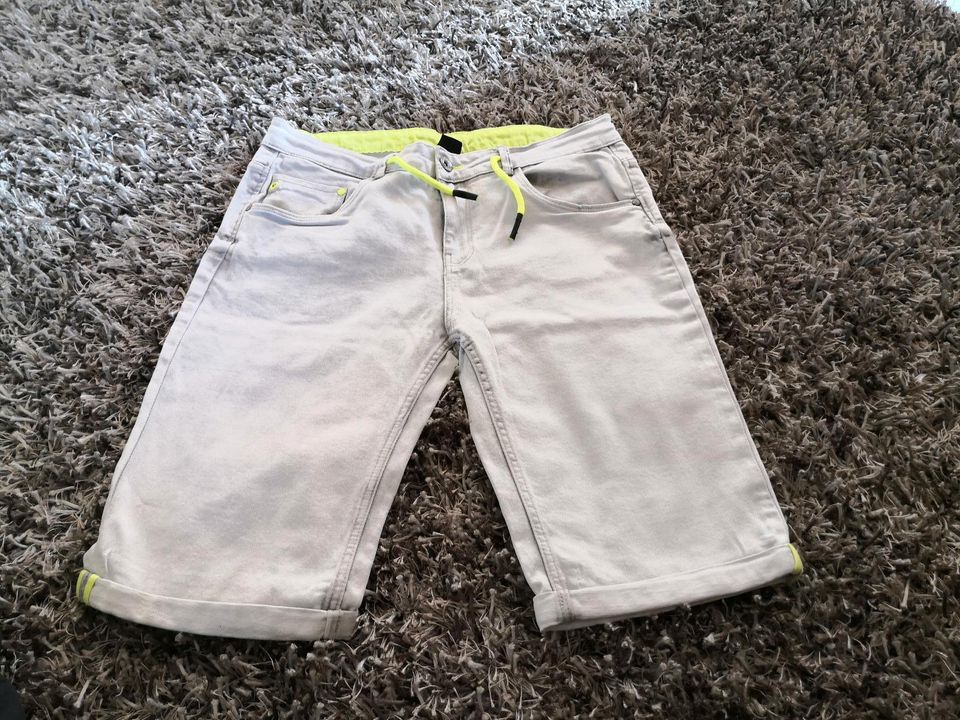 3 tlg. kurze Hosen Shorts Bermuda Gr. S 176 in Schwarzenberg (Erzgebirge)