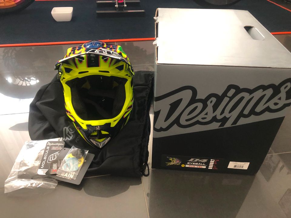 TLD Troy Lee Designs D4 Eyeball Sondermodell XS MTB Helm in Esslingen