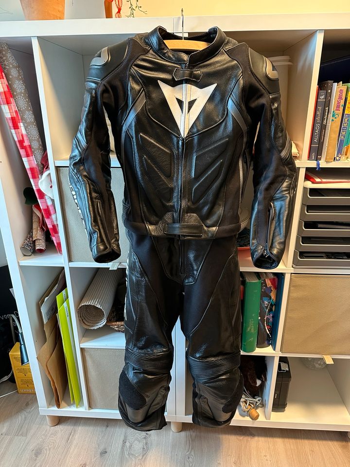 Dainese Avro D2 46/S in Apen