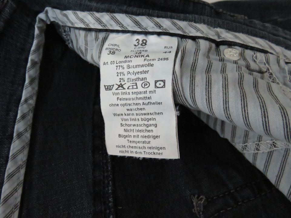 Jeans Gr. 38 in Halle
