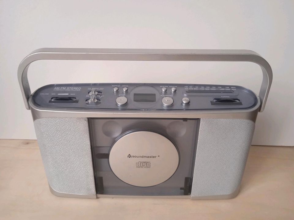 Soundmaster Radio CD Player Kofferradio Stereo HiFi Audio in Düsseldorf
