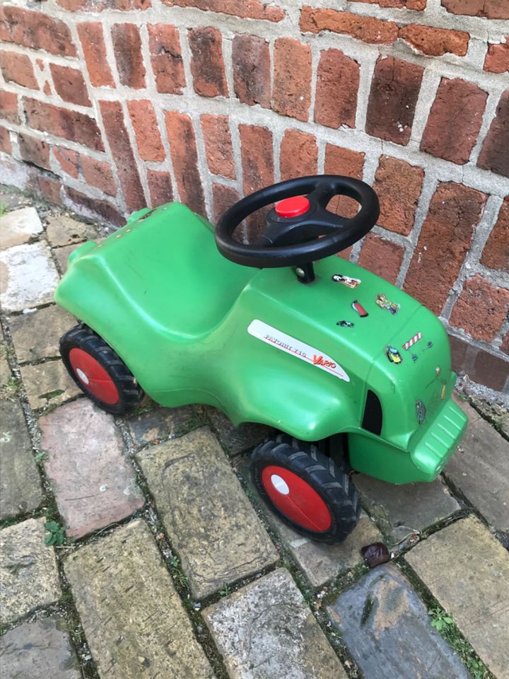 Rutscheauto Fendt Favorit 715 (wie Bobby Car) in Leipzig