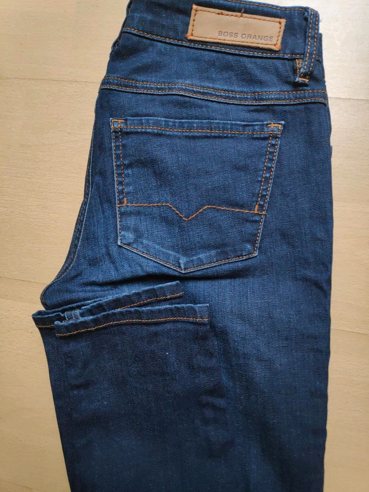 Hugo Boss Jeans W27 L32 in Alfter