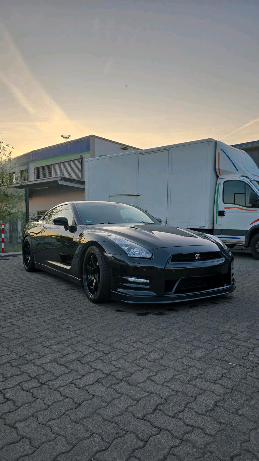 Abbildung des Autos Nissan GT-R R35 (Delta65…
