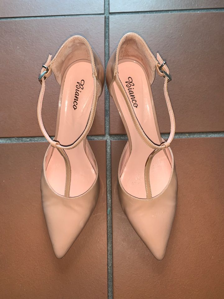 Stiletto High Heels Mary Janes 37,5 rose nude Lackleder in Hamburg