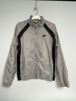 Vintage Nike Jacke Grau mit Details (S) Nordrhein-Westfalen - Leverkusen Vorschau