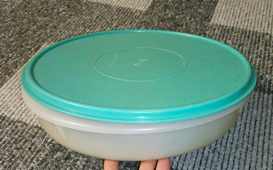 Gefrierbehälter Tupperware für Kuchen/ gebraucht in Kleve