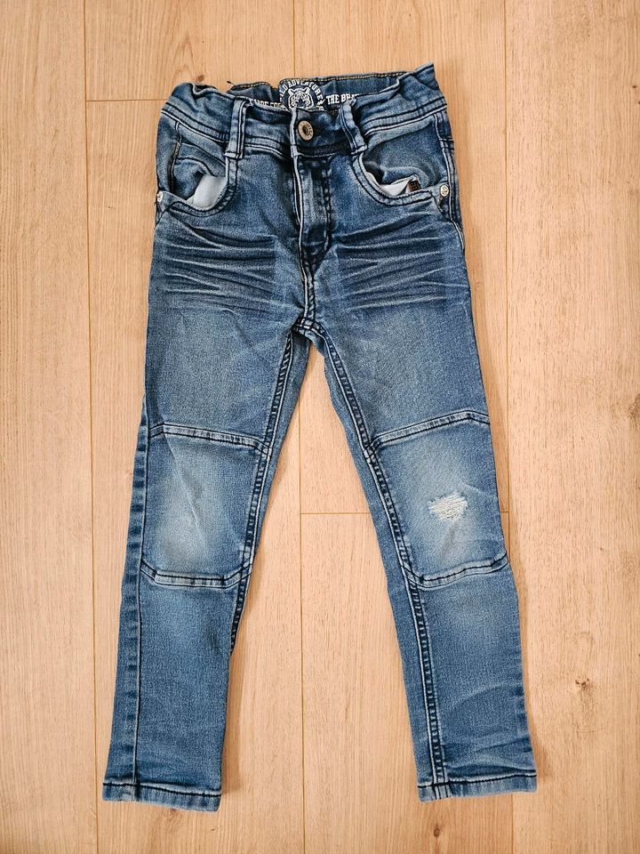 4 Jungen Jeans, 116 in Wallerstein