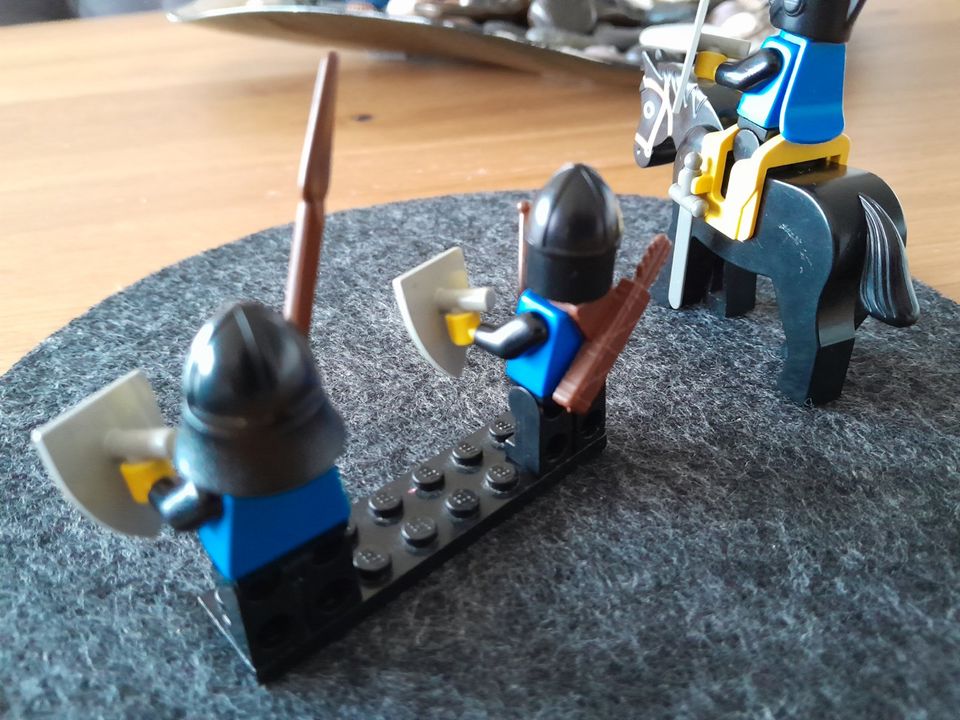 Lego Black Falcon Ritter,Pferd 80er,Classic in Treuchtlingen