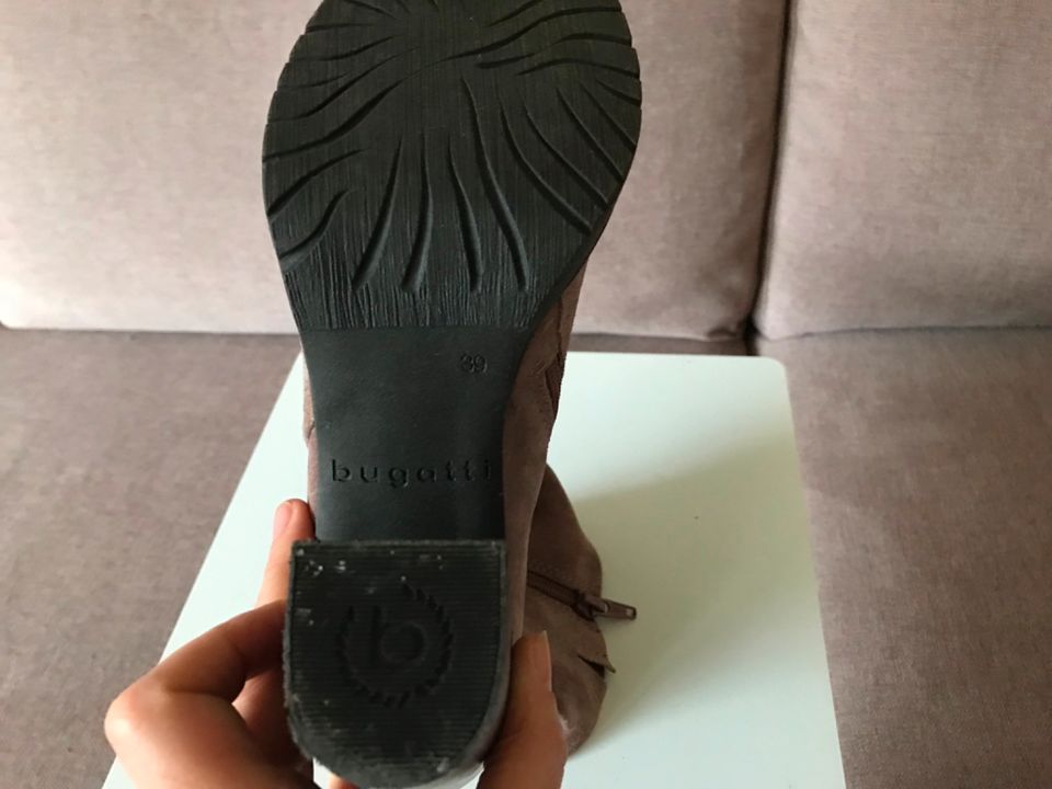 BUGATTI wundervolle Stiefeletten rosé / Powder Gr. 39 (6) NEU in Berlin