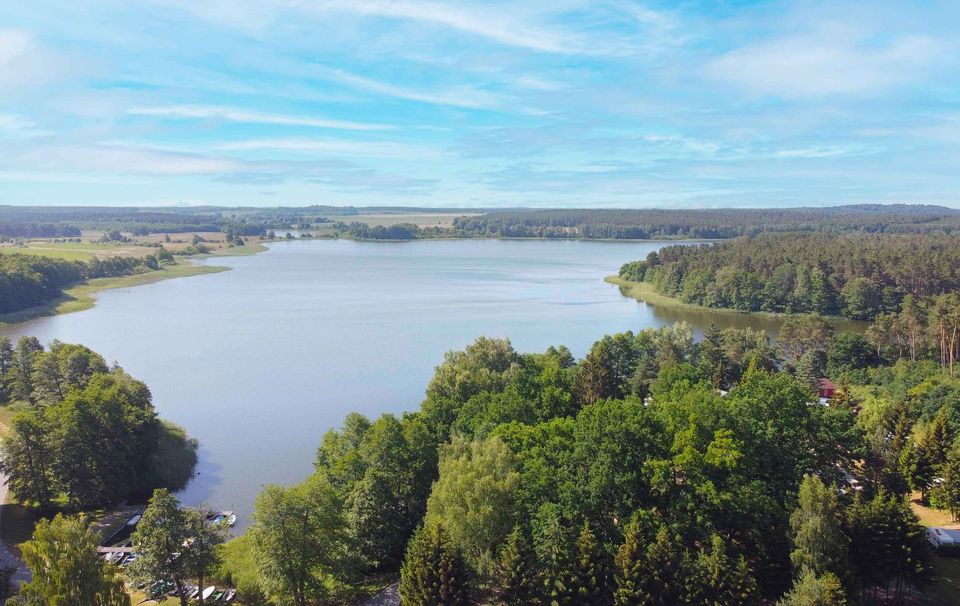 Moderner Ferientraum in Seenähe: Stilvolle Mobilheime mit Garten und Terrasse am Garder See in Zehna