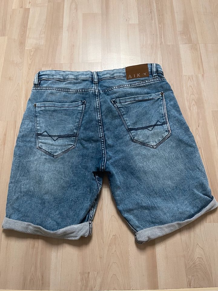 Shorts kurze Jeans in Helbra