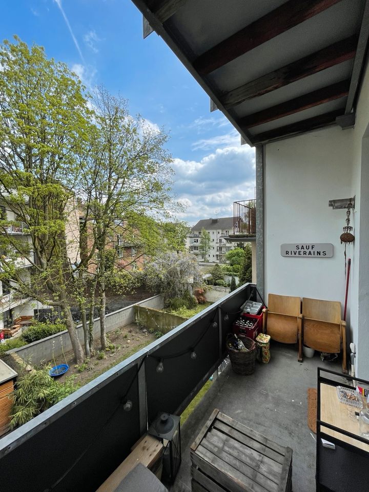 ZWISCHENMIETE: renovierte Altbauwohnung mit Balkon in top Lage in Köln