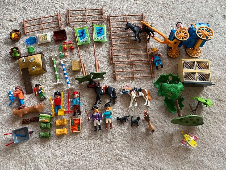 Playmobil Pferdestall 4190 mit Erweiterung 7392 in München