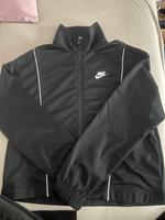 -Marke&Model: Nike Sportswear Essential Oberteil Nordrhein-Westfalen - Herdecke Vorschau