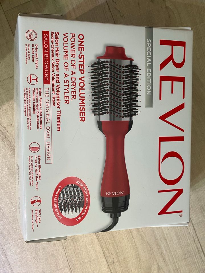 Revlon One-Step Volumiser in Köln