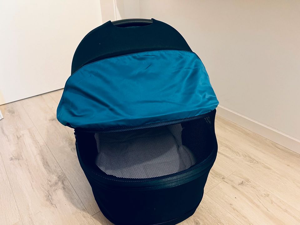 Cybex Babywanne dunkelblau/petrol in Berlin