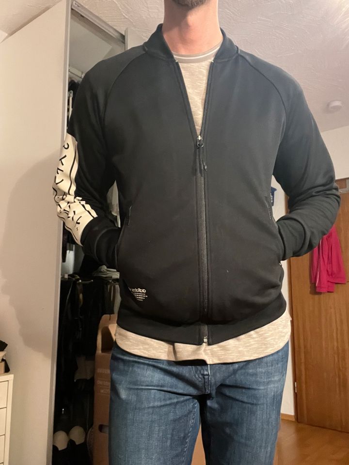 Adidas Sample Joggingjacke in M in München