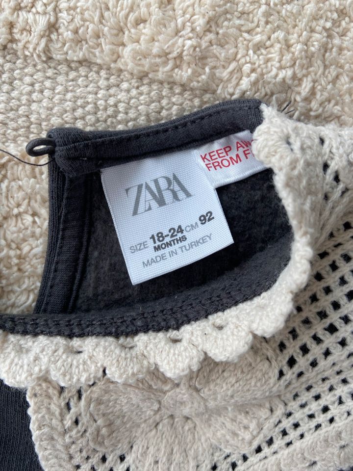 Pullover Sweatshirt Kragen Rüschen anthrazit Zara in Kirchberg an der Iller
