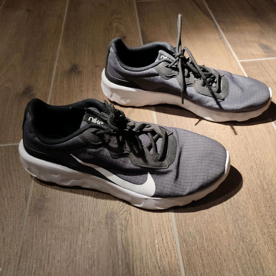 Nike Explore Strada Herren Turnschuhe 45 Sport Freizeit joggen in Bad Salzdetfurth