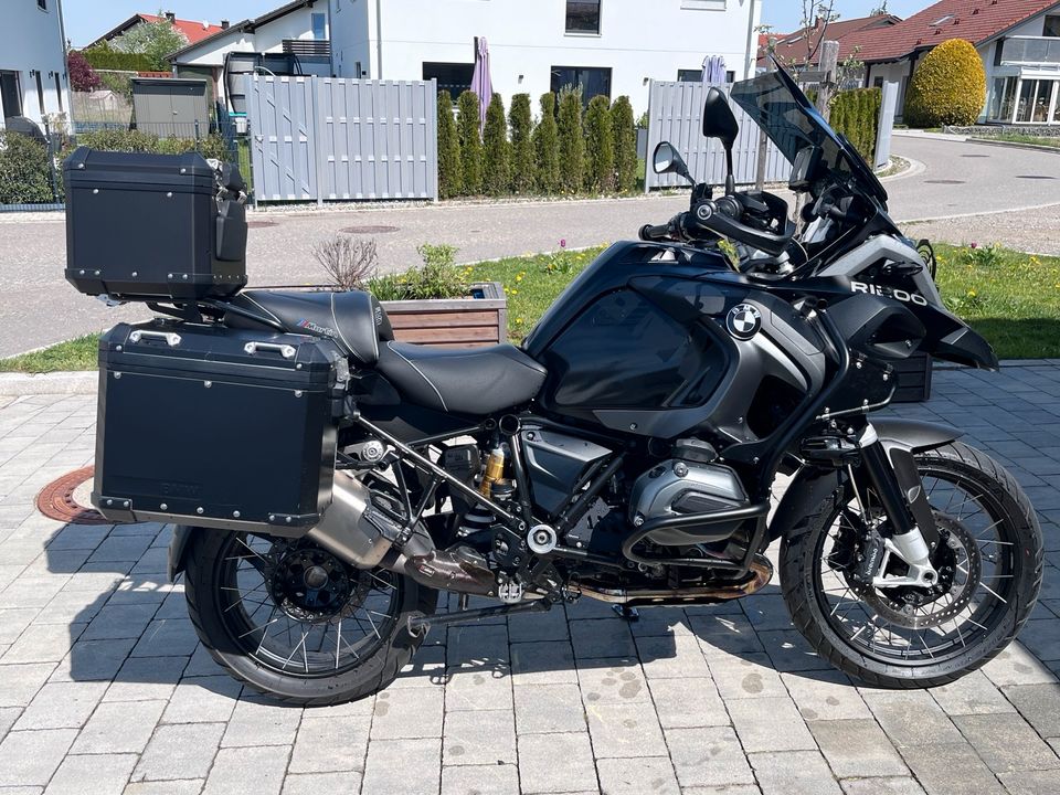 BMW R1200 GS ADV schwarz in Bad Grönenbach