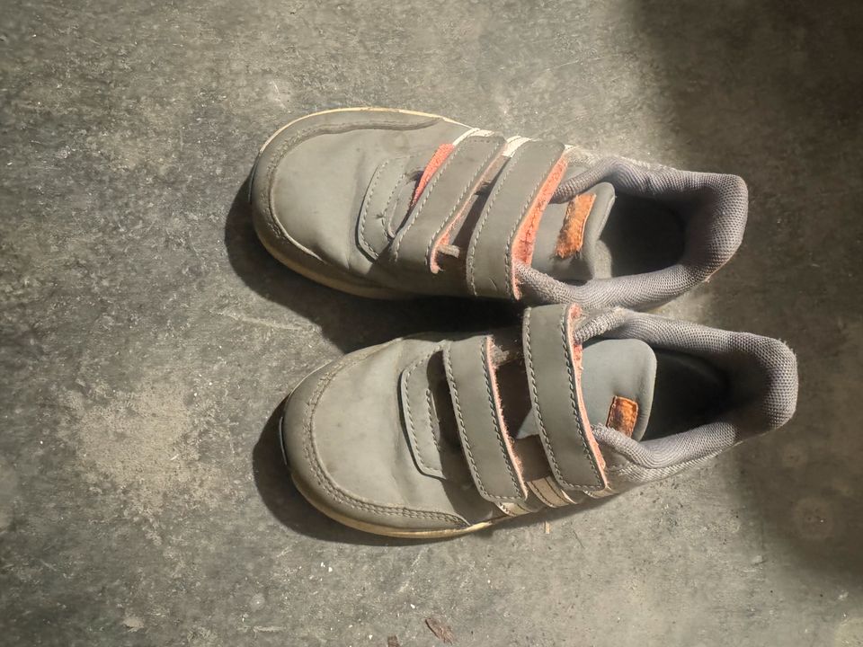 Adidas Kinderschuhe in Berlin