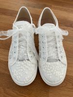 Hochzeit: Brautsneaker Oakley Spitze ivory Friedrichshain-Kreuzberg - Friedrichshain Vorschau